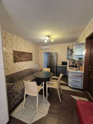 Гостиница Атлантик Адлер Апартаменты с 2 спальнями-1