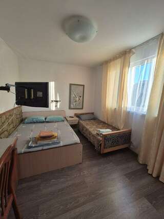 Гостиница Атлантик Адлер Апартаменты с 2 спальнями-3